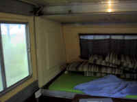 25 - Interior Bed End Shot Blurry but FINAL.jpg (168448 bytes)